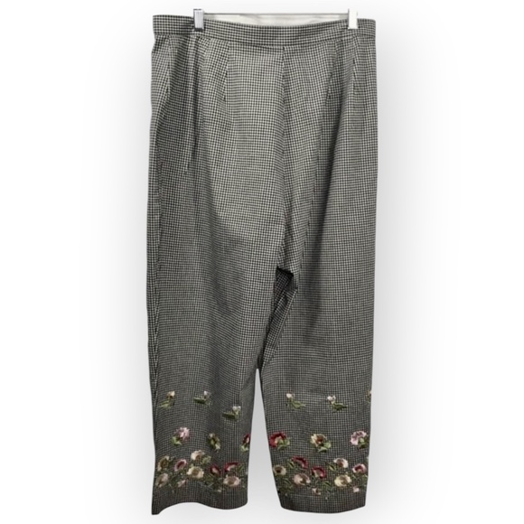LARRY LEVINE Size 14 Black White Gingham Floral Embroidery Cropped Pants Cotton - Picture 4 of 5